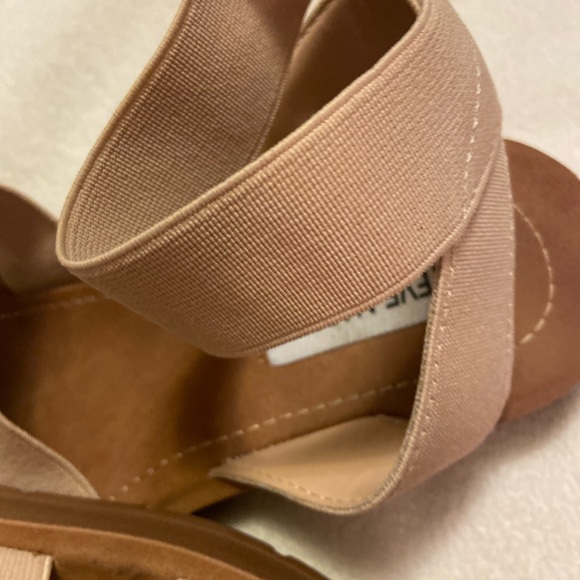 Steve Madden Tan Sandals size 6.5 - Picture 5 of 9